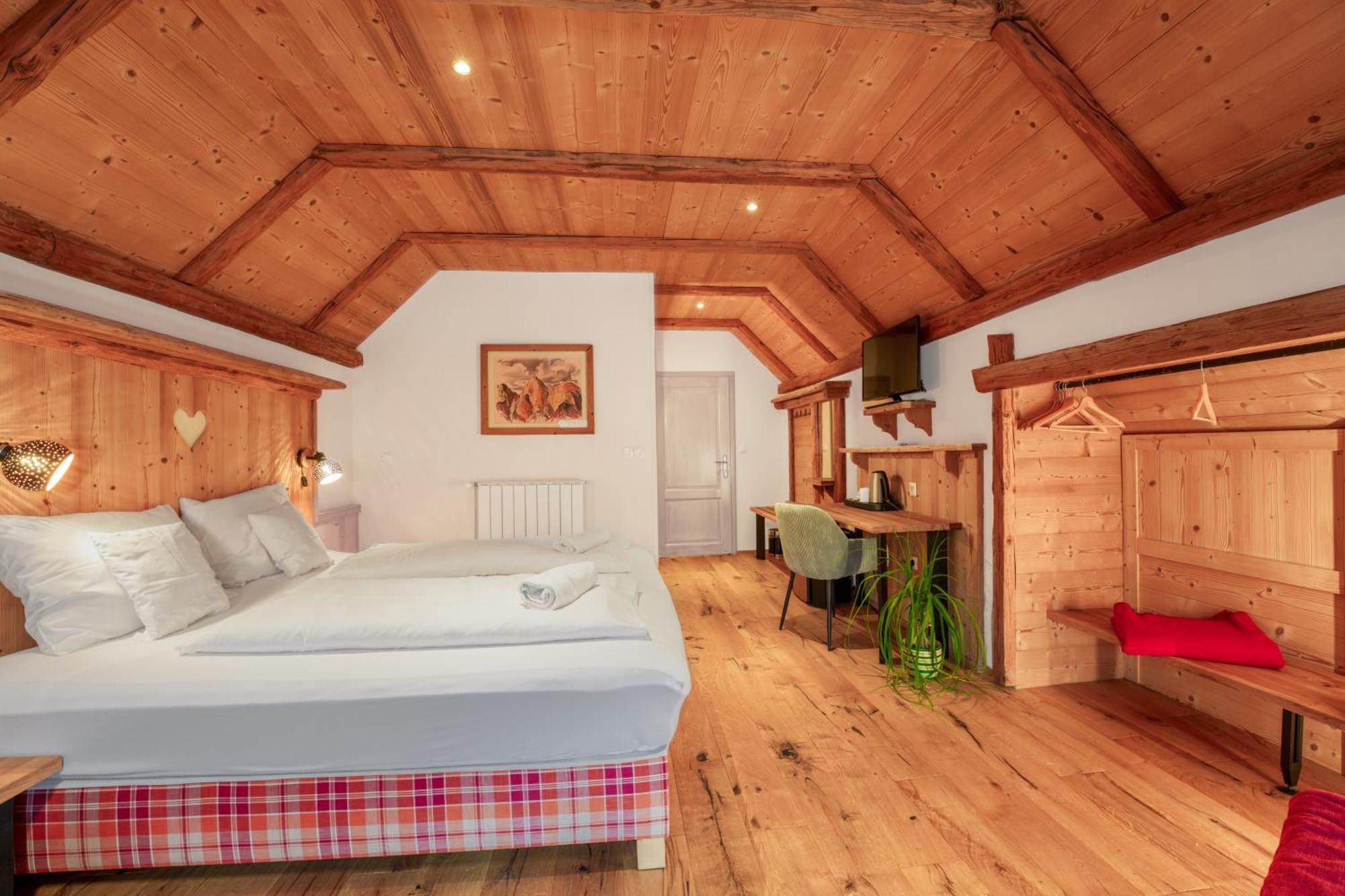 Gostilna Pri Martinu Otel Kranjska Gora Dış mekan fotoğraf