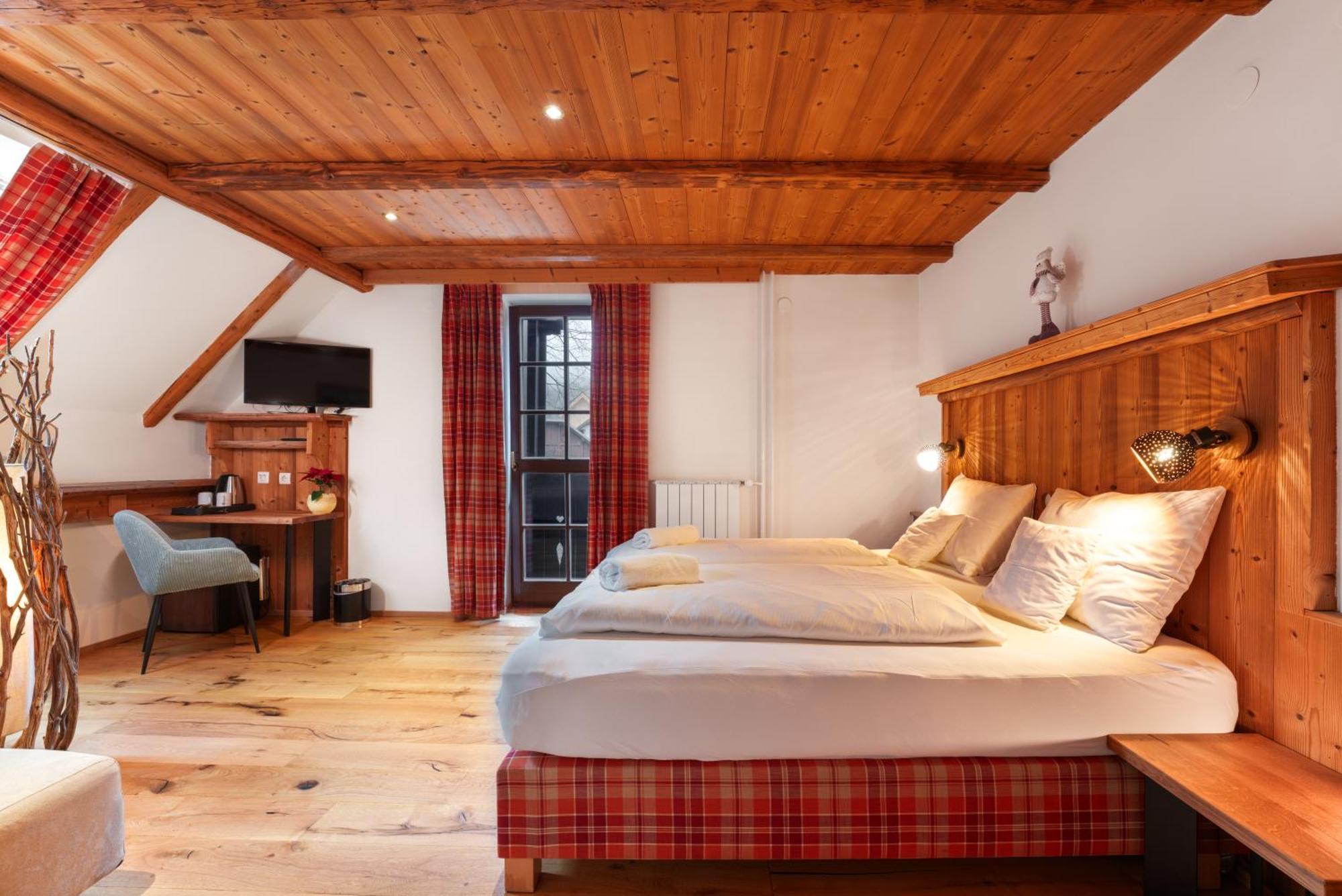 Gostilna Pri Martinu Otel Kranjska Gora Dış mekan fotoğraf